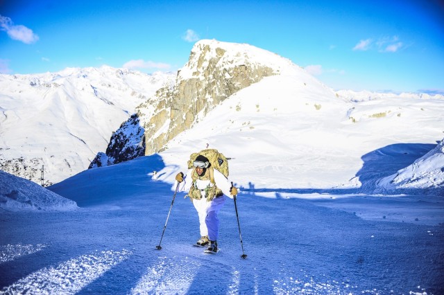 Paratroopers prove prowess in Alpine passage 