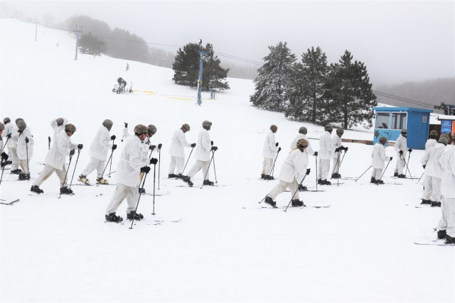 CWOC students complete skiing familiarization during training at Fort McCoy