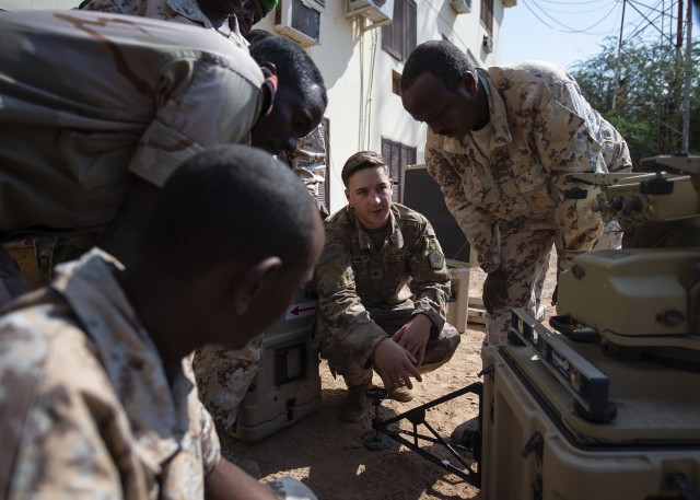 Information exchange prepares Djiboutian Soldiers for deployment to Somalia