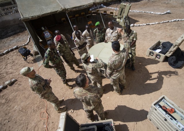 Information exchange prepares Djiboutian Soldiers for deployment to Somalia