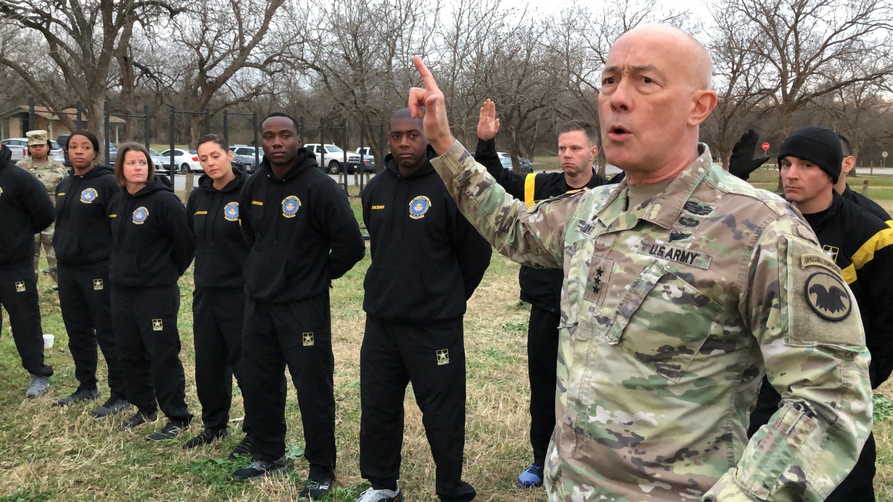 army-reserve-commanding-general-soldiers-participate-in-acft-pilot