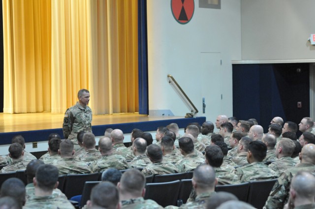 FORSCOM CSM visits JBLM