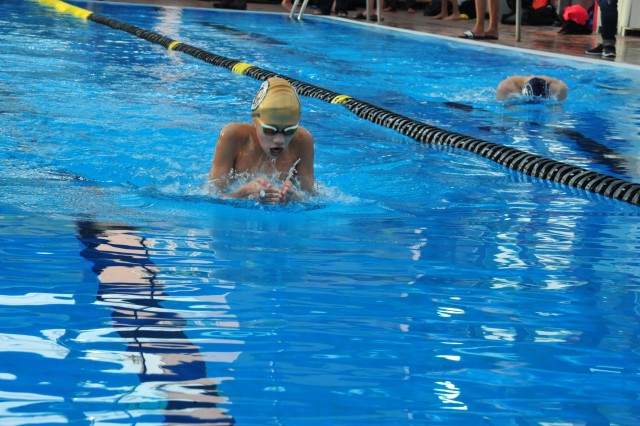Swim teams makes splash