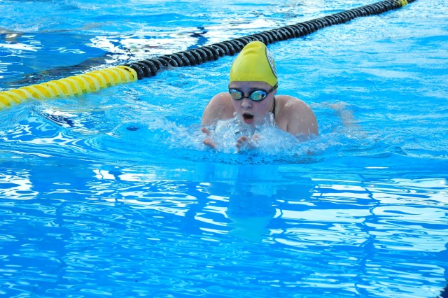 Swim team makes splash