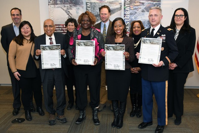 First-of-its-kind agreement signed by USACE and MWRD to complete vital infrastructure project