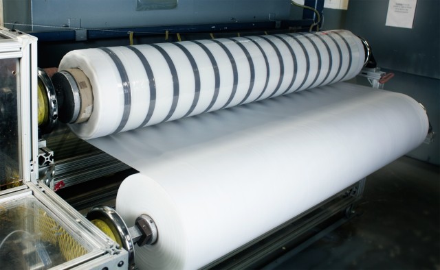 Roll-to-roll manufacturing reduces cost