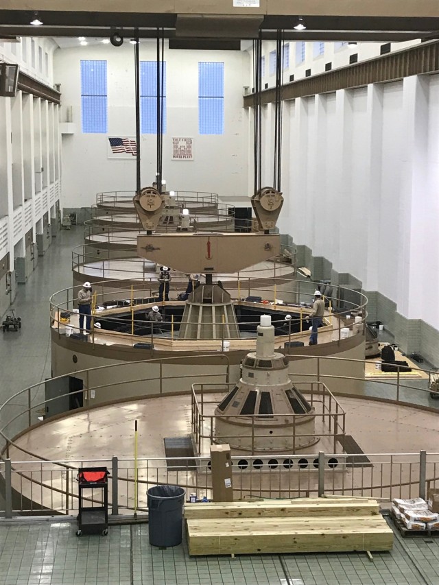 Wolf Creek Power Plant staff accomplishes rare uplifting repair action