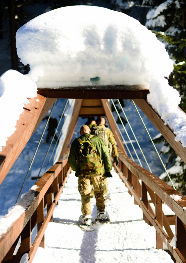 Army National Guard Soldiers learn arctic survival from northern neighbors