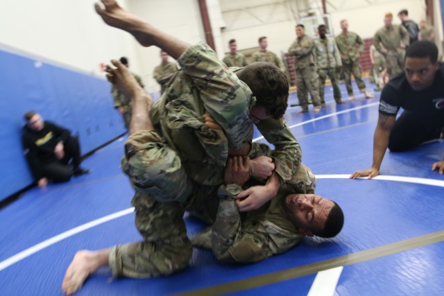 Spartans learn Army Combatives