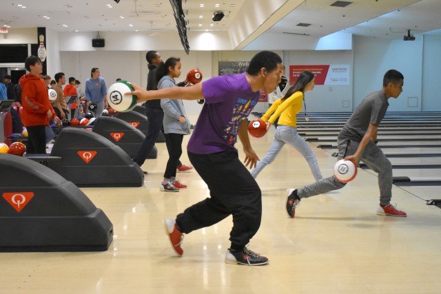 Camp Zama bowls to 'Strike Out Teen Dating Violence'