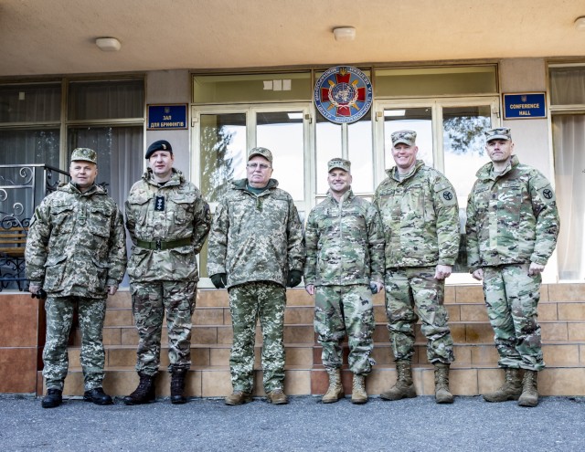Lt. Gen. Cavoli visits Tennessee troops deployed to Ukraine
