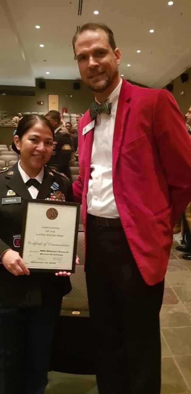 2SBDE Soldier earns Distinguished Honor Graduate