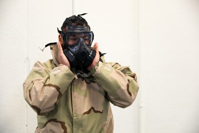 Gas, Gas, Gas - Soldier gain confidence in gas chamber