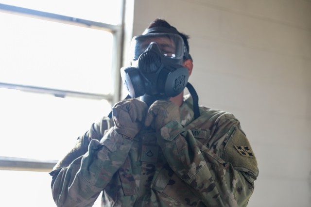 Gas, Gas, Gas - Soldier gain confidence in gas chamber