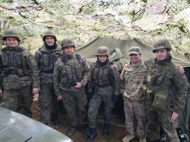 "Hamilton's Own" soldiers integrate with Polish counterparts