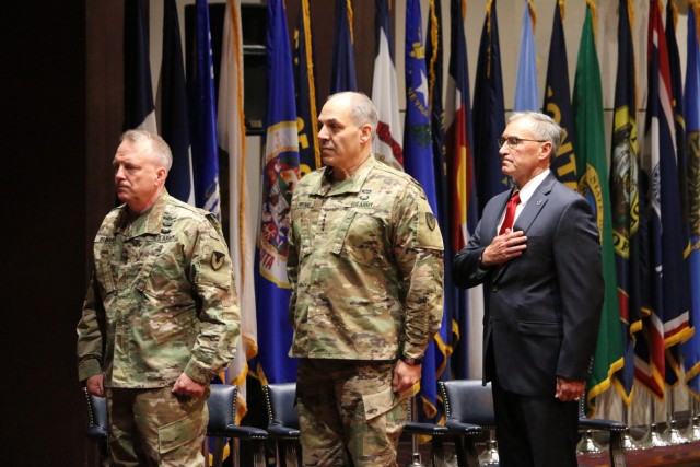 AMCOM Commander relinquishes command; assumes new position at MDA