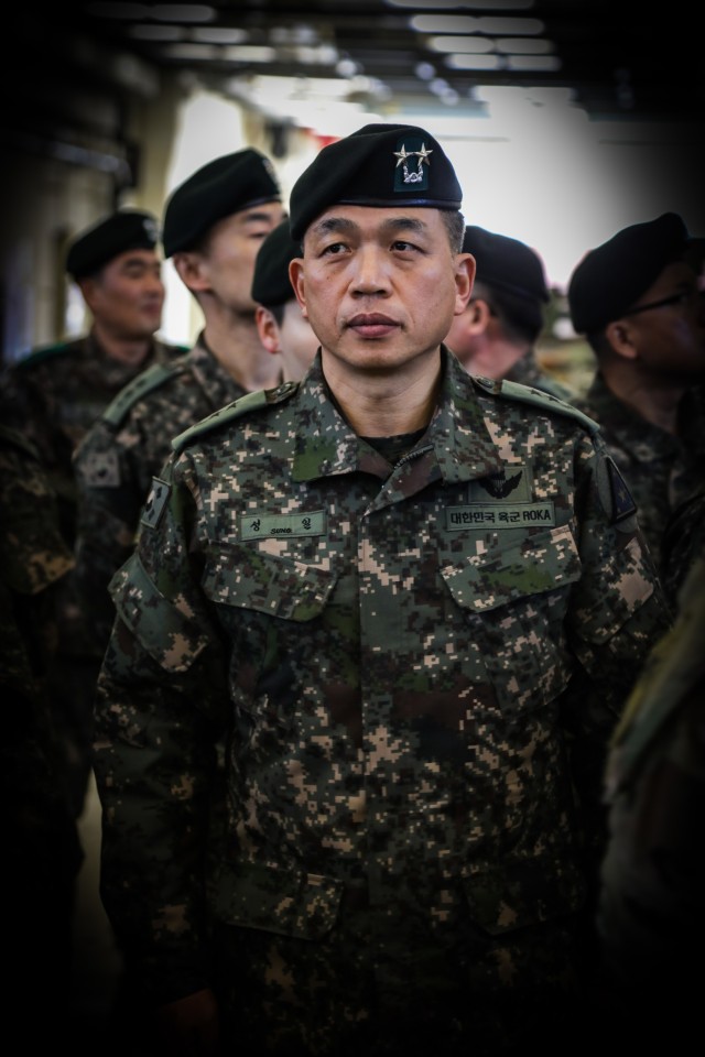 Iron Support Battalion hosts ROK Army Deputy Chief of Staff for Sustainment