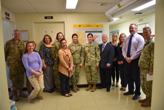 MG Holcomb Visits USAMMDA's NPH PMO