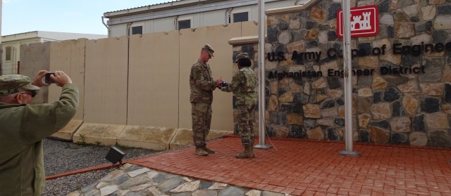 USACE gives a small token of thanks for a big gesture of support