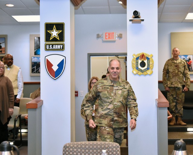 Gen. Perna visits JMC