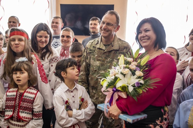 Tennessee Guardsmen visit Ukrainian special-needs orphanage