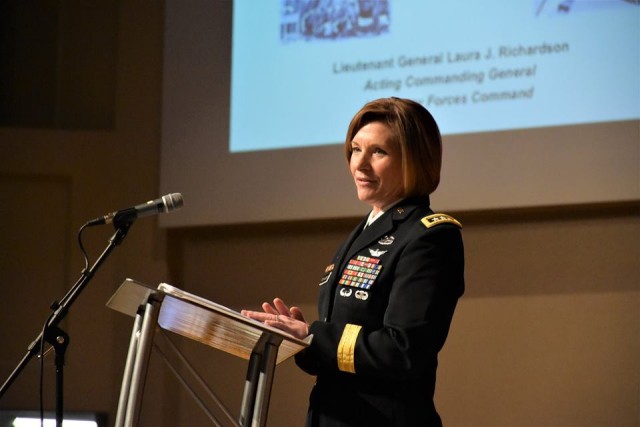 Lt. Gen. Laura Richardson speaks at 2019 Women's Achievement Panel