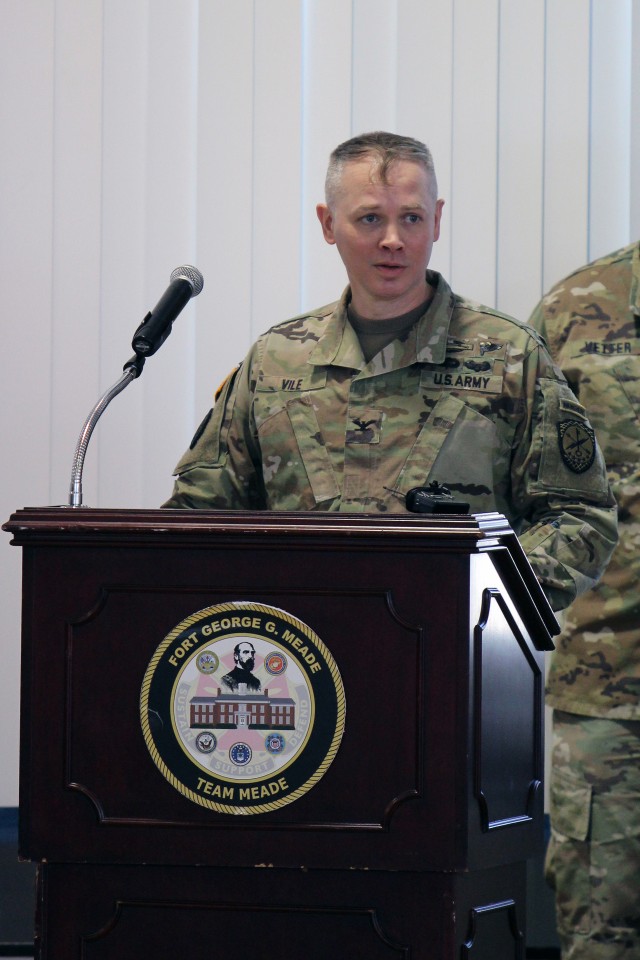 COL Vile talks to TFE Soldiers and audience members