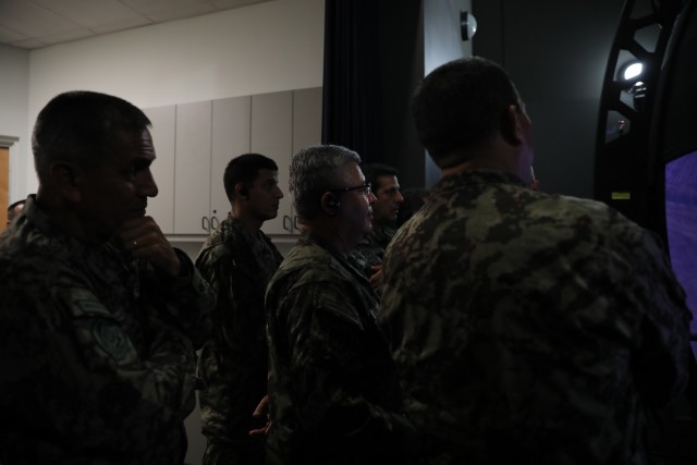 Army South Welcomes Peruvian Gen.