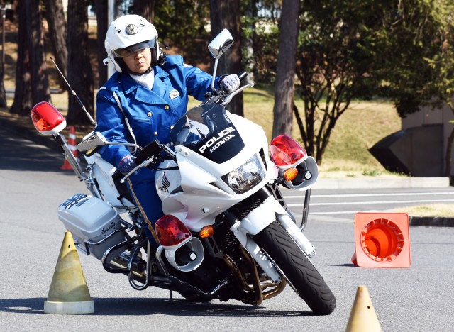 Japanese police train Camp Zama motorcyclists