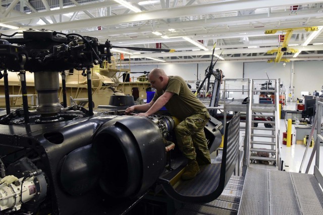 Army Guard helicopter maintainers tout realism in training
