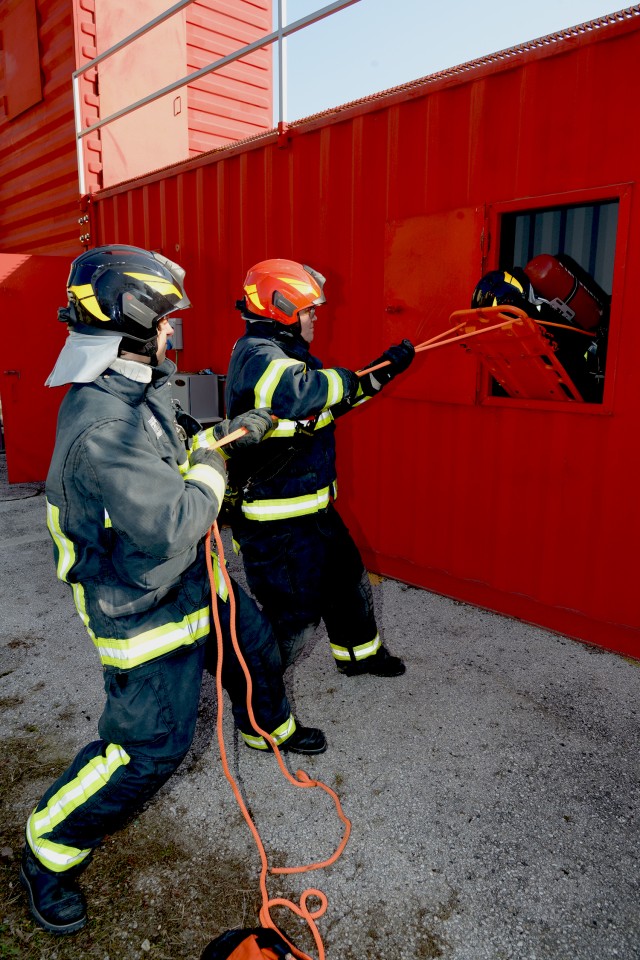 Bilateral exercise with USAG Italy, Vicenza fire departments