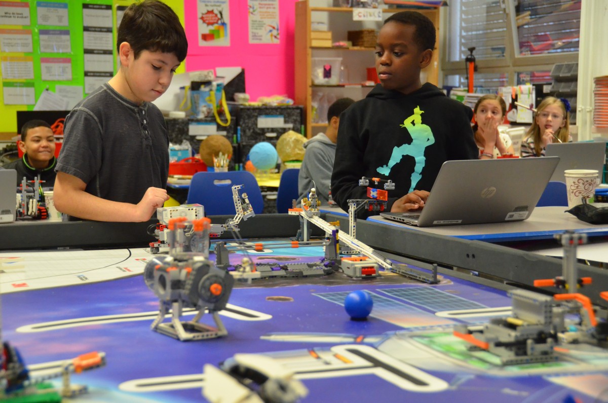 Smith Elementary School students compete in robotics challenge ...