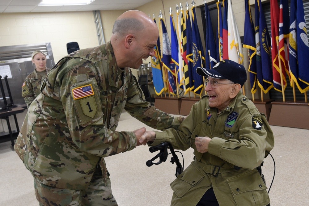 Army Leaders From Across The Country Visit Chicago To Discuss The Way 