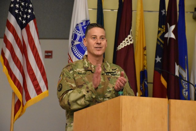 COL Bailey Leads Applause at WHM Event