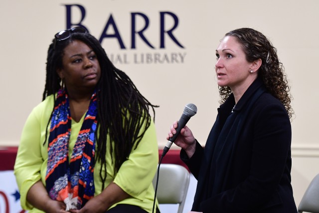 Former Fort Knox officer meets with author at Barr book signing