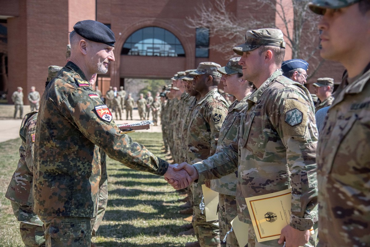 Soldiers compete in Schuetzenschnur event during