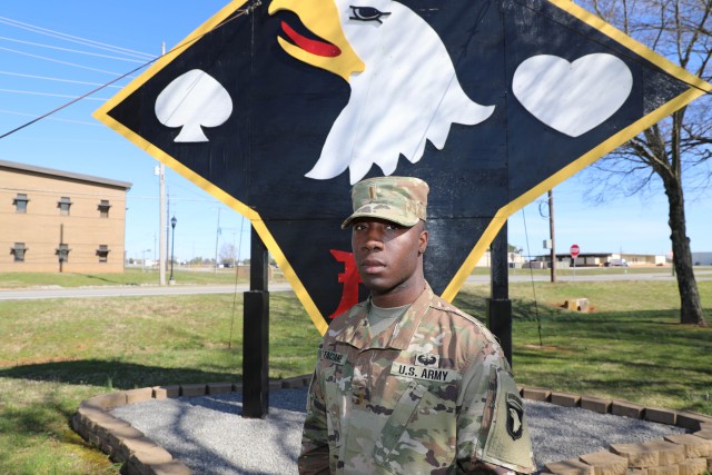 Lifeliner of the Month (Meet your Army)