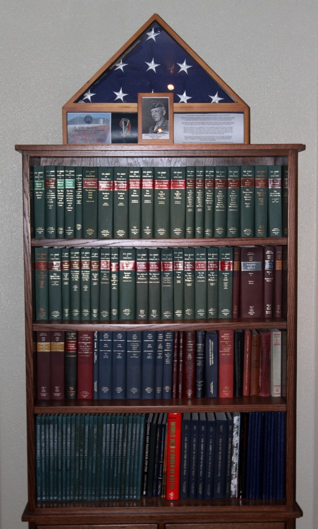 Metz Bookcase