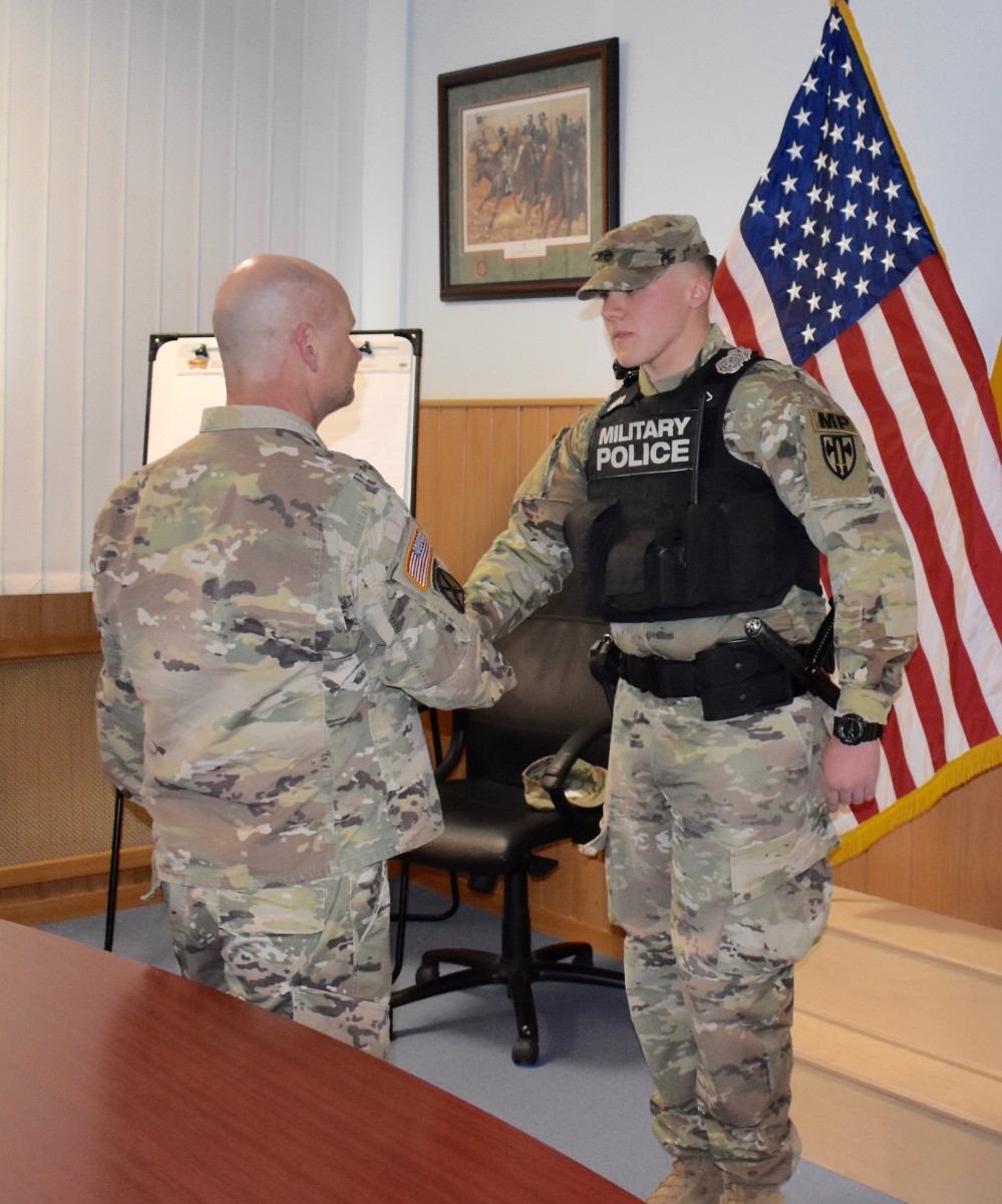 usareur-cg-visits-usag-ansbach-article-the-united-states-army