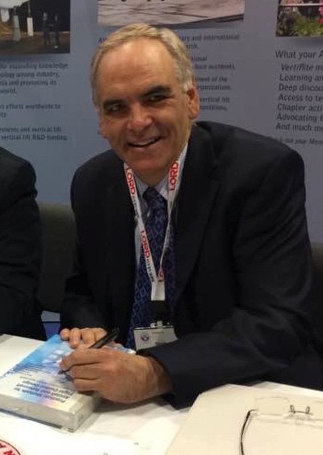 Aviation, Missile Center senior technologist earns prestigious award
