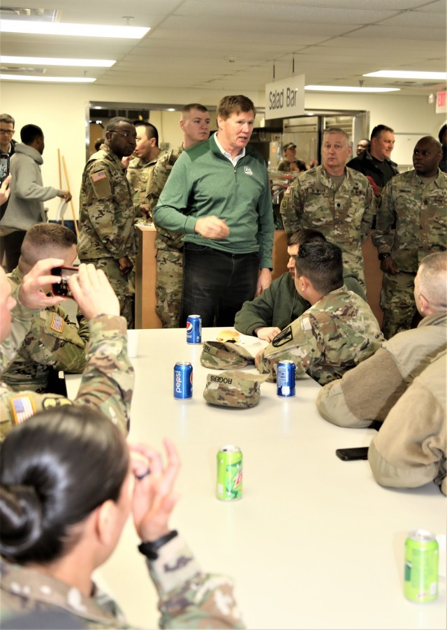 Green Bay Packers 2019 Tailgate Tour visits with Soldiers at Fort McCoy