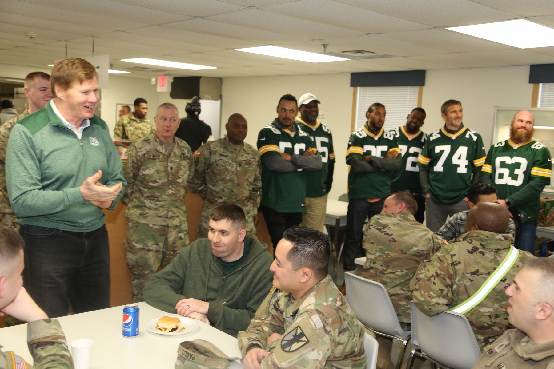 Green Bay Packers 2019 Tailgate Tour visits with Soldiers at Fort