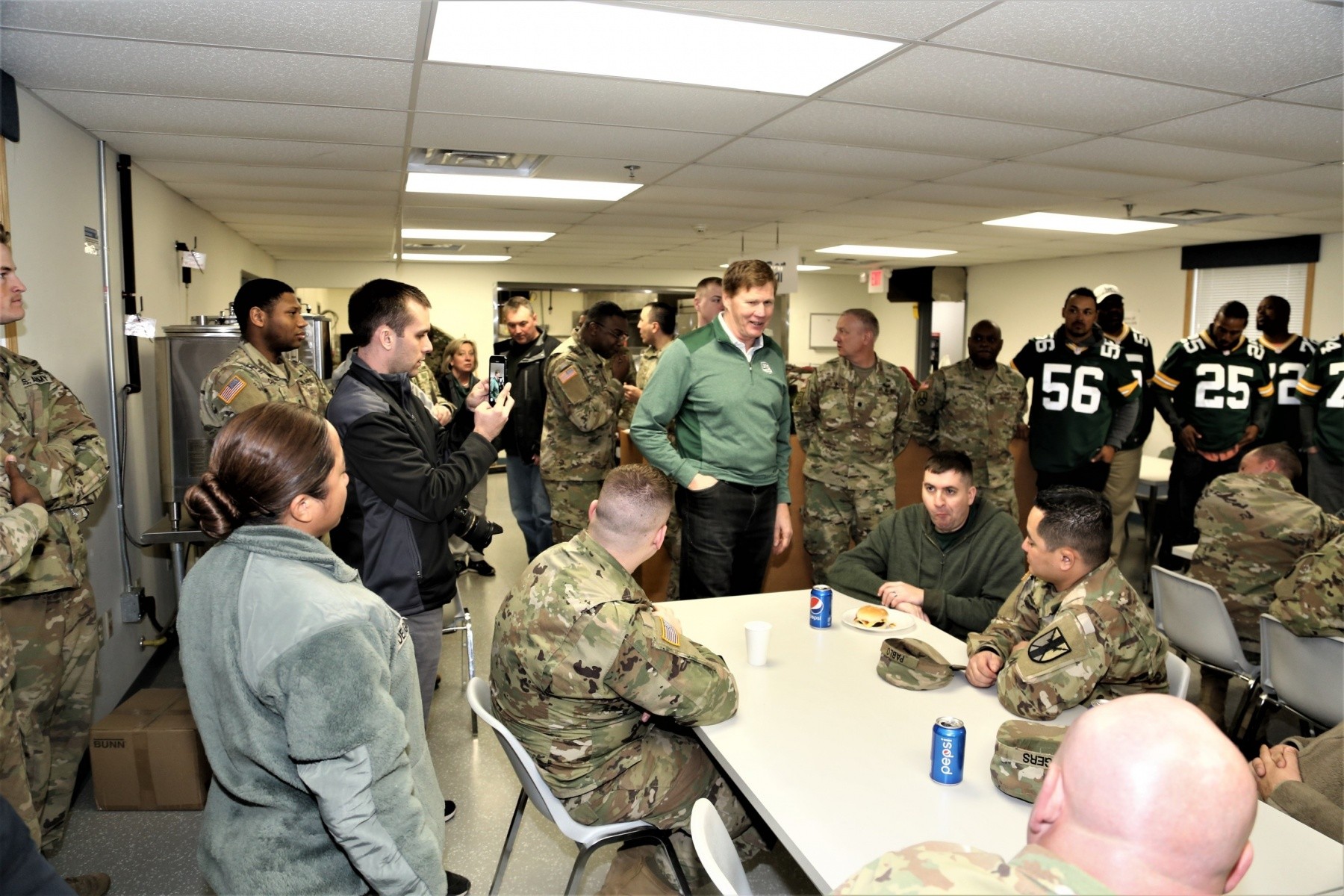 Green Bay Packers 2019 Tailgate Tour visits with Soldiers at Fort