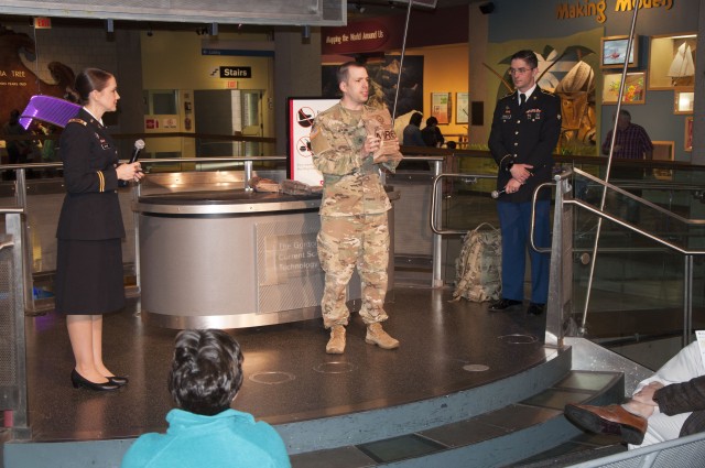 Soldier scientists talk nutrition and performance at Boston Museum of Science