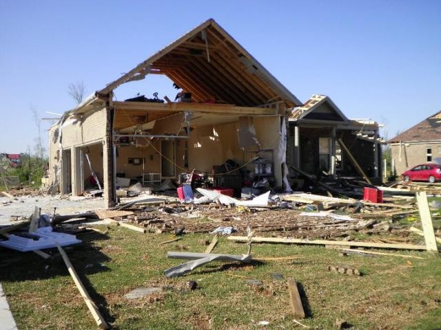 2011 TORNADO AFTERMATH