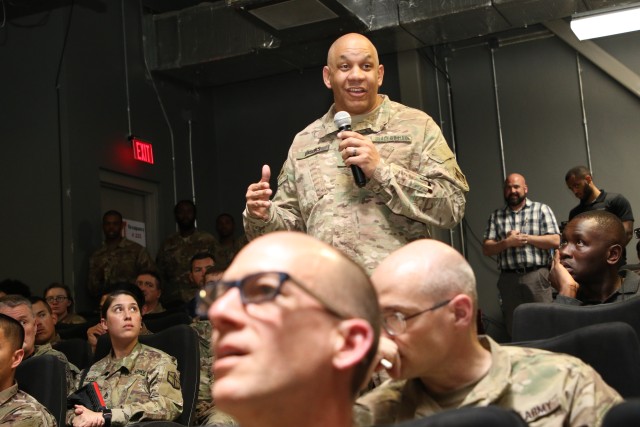 Afghanistan District welcomes the Chief of Engineers