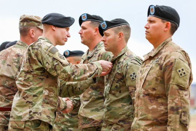 Four 'Stalwart' Soldiers receive valor awards