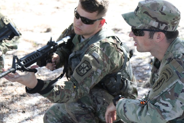 Civil Affairs Soldiers train with ROTC
