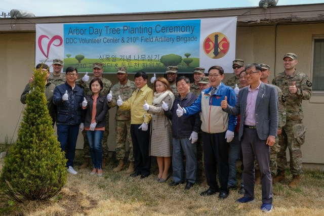 210th FAB Hosts DDC Leaders for Arbor Day Ceremony