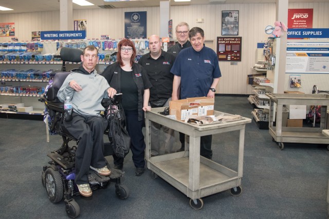 APG Senior Commander at Baltimore Blind Industries facility